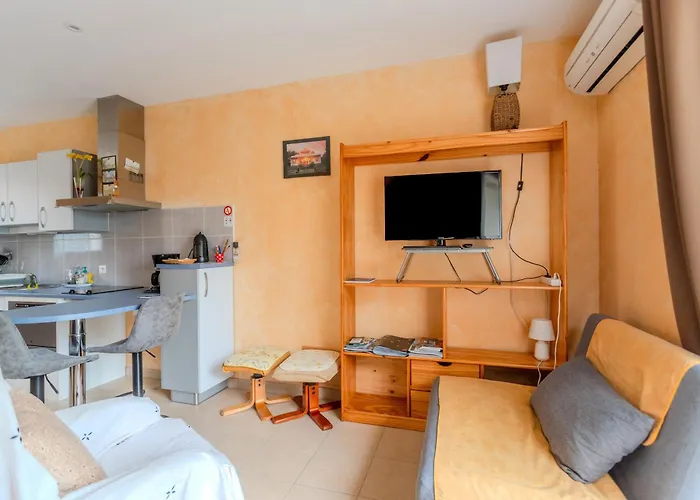 Independant Le Pesquit شقة ليسكار