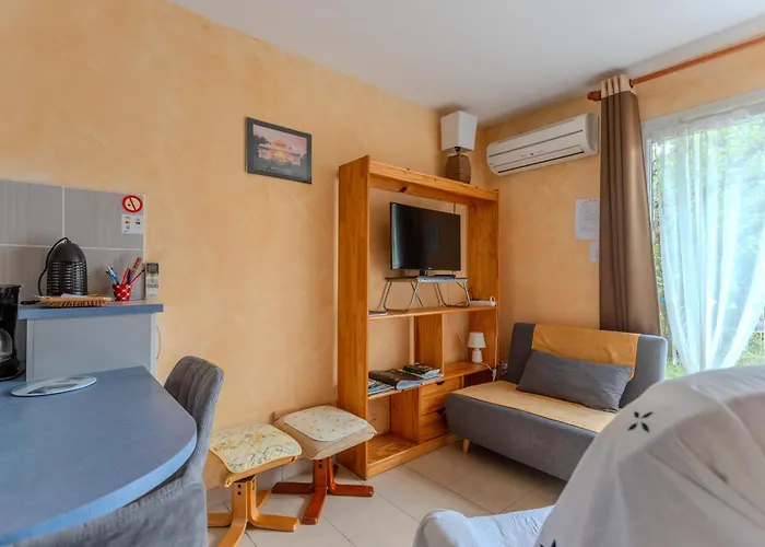 Independant Le Pesquit ليسكار